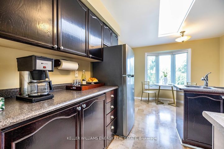 Photo 11 at 623 Dunrobin Court, McLaughlin, Oshawa