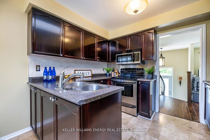 Photo 13 at 623 Dunrobin Court, McLaughlin, Oshawa