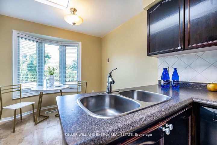 Photo 14 at 623 Dunrobin Court, McLaughlin, Oshawa