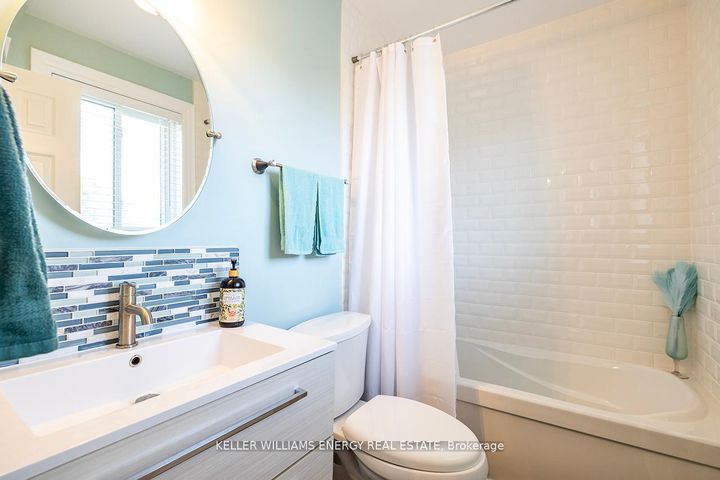 Photo 21 at 623 Dunrobin Court, McLaughlin, Oshawa