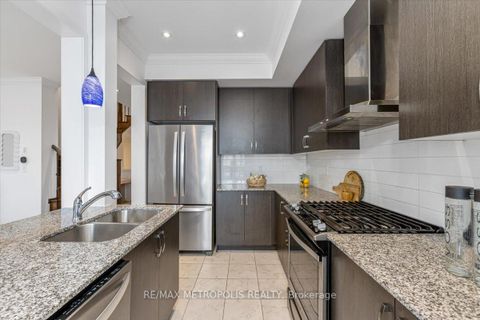 Photo 8 at 82 Dundonald Trail, Glenway Estates, Newmarket