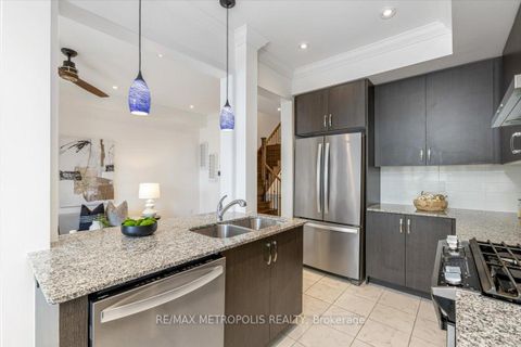 Photo 9 at 82 Dundonald Trail, Glenway Estates, Newmarket