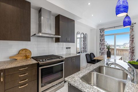 Photo 11 at 82 Dundonald Trail, Glenway Estates, Newmarket