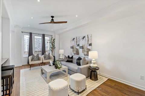 Photo 13 at 82 Dundonald Trail, Glenway Estates, Newmarket