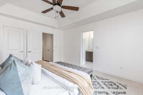 Photo 18 at 82 Dundonald Trail, Glenway Estates, Newmarket