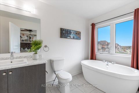 Photo 19 at 82 Dundonald Trail, Glenway Estates, Newmarket