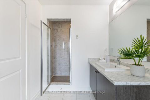 Photo 20 at 82 Dundonald Trail, Glenway Estates, Newmarket