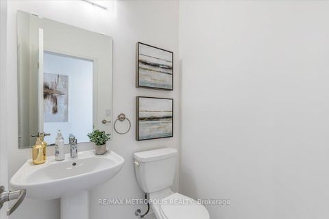 Photo 25 at 82 Dundonald Trail, Glenway Estates, Newmarket