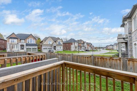 Photo 26 at 82 Dundonald Trail, Glenway Estates, Newmarket