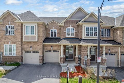 Photo 31 at 82 Dundonald Trail, Glenway Estates, Newmarket