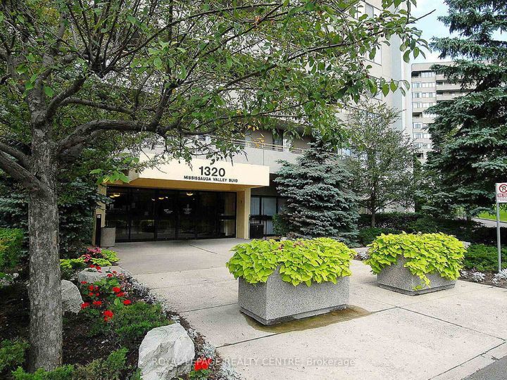 Photo 1 at 709 - 1320 Mississauga Valley Boulevard, Mississauga Valleys, Mississauga