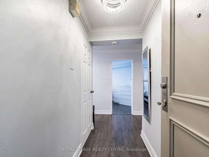 Photo 4 at 709 - 1320 Mississauga Valley Boulevard, Mississauga Valleys, Mississauga