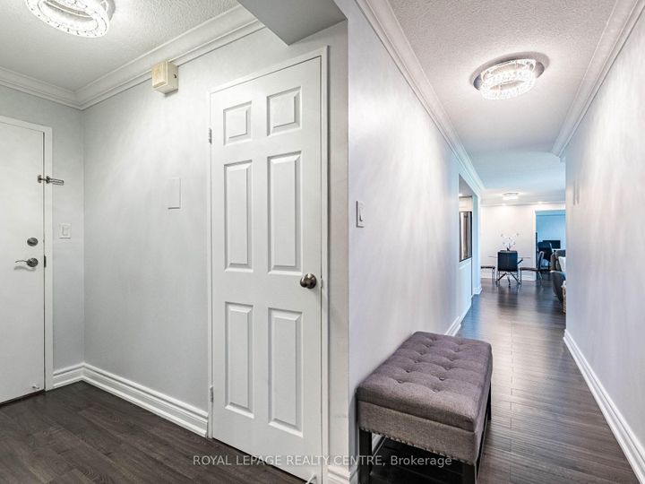 Photo 5 at 709 - 1320 Mississauga Valley Boulevard, Mississauga Valleys, Mississauga