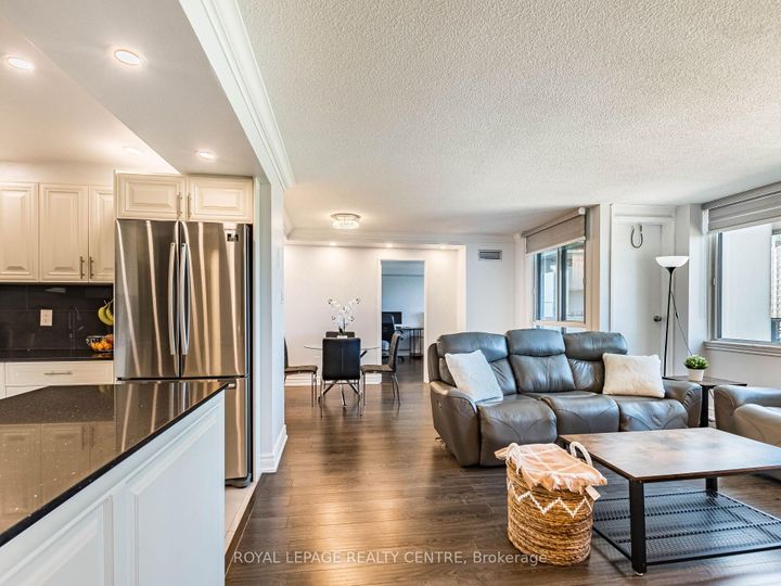 Photo 6 at 709 - 1320 Mississauga Valley Boulevard, Mississauga Valleys, Mississauga