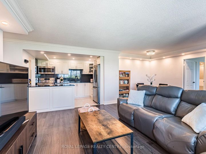 Photo 9 at 709 - 1320 Mississauga Valley Boulevard, Mississauga Valleys, Mississauga