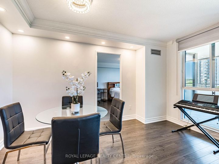 Photo 11 at 709 - 1320 Mississauga Valley Boulevard, Mississauga Valleys, Mississauga