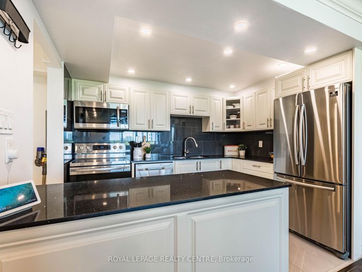 Photo 13 at 709 - 1320 Mississauga Valley Boulevard, Mississauga Valleys, Mississauga