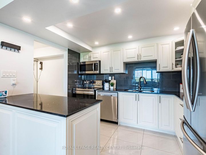 Photo 14 at 709 - 1320 Mississauga Valley Boulevard, Mississauga Valleys, Mississauga