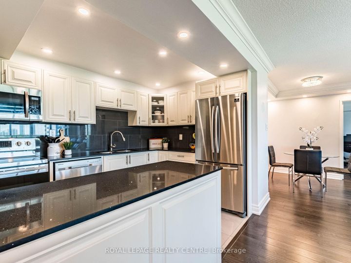 Photo 15 at 709 - 1320 Mississauga Valley Boulevard, Mississauga Valleys, Mississauga
