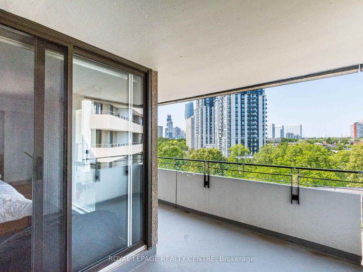 Photo 36 at 709 - 1320 Mississauga Valley Boulevard, Mississauga Valleys, Mississauga