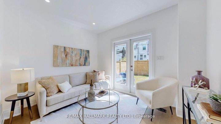 Photo 7 at 755 Manning Avenue, Annex, Toronto