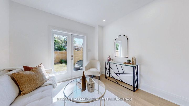 Photo 8 at 755 Manning Avenue, Annex, Toronto
