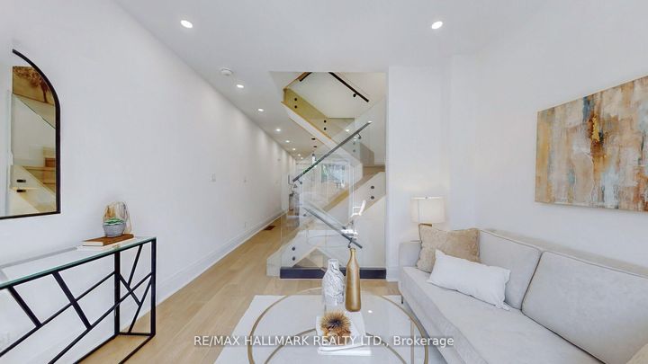 Photo 9 at 755 Manning Avenue, Annex, Toronto