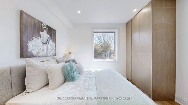 Photo 11 at 755 Manning Avenue, Annex, Toronto