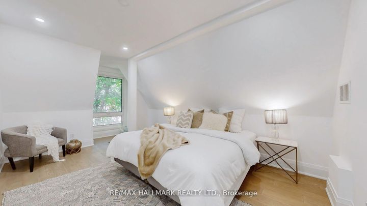 Photo 16 at 755 Manning Avenue, Annex, Toronto