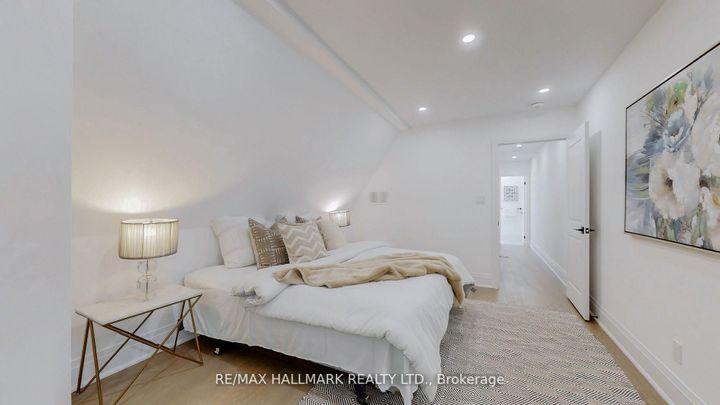 Photo 17 at 755 Manning Avenue, Annex, Toronto