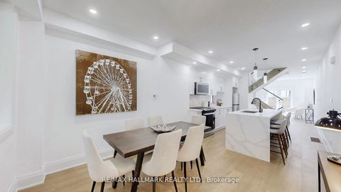Photo 1 at 755 Manning Avenue, Annex, Toronto