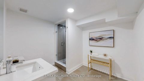 Photo 26 at 755 Manning Avenue, Annex, Toronto