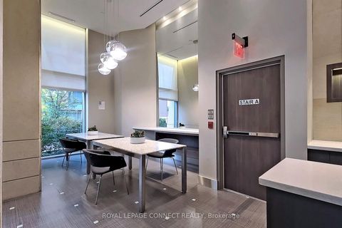 Photo 2 at 812 - 500 Sherbourne Street, North St. James Town, Toronto