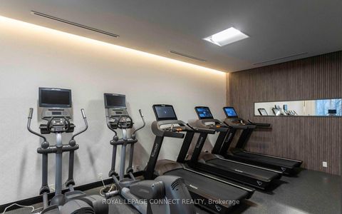 Photo 7 at 812 - 500 Sherbourne Street, North St. James Town, Toronto