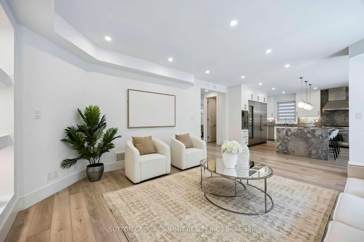 Photo 12 at 127 Munro Boulevard, Windfields, Toronto
