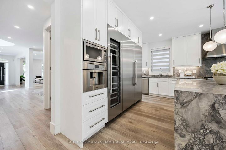 Photo 16 at 127 Munro Boulevard, Windfields, Toronto
