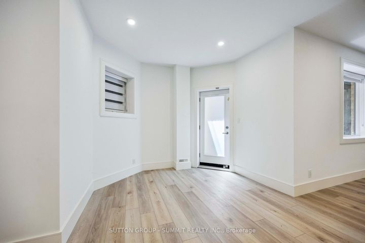 Photo 45 at 127 Munro Boulevard, Windfields, Toronto