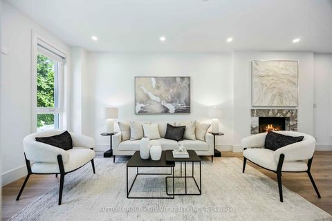 Photo 4 at 127 Munro Boulevard, Windfields, Toronto