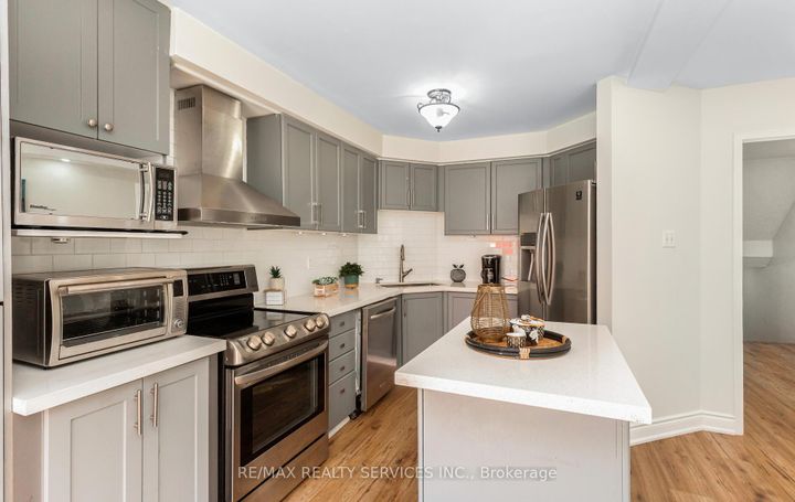 Photo 15 at 3912 Zenith Court, Lisgar, Mississauga