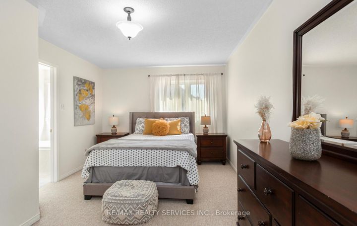 Photo 21 at 3912 Zenith Court, Lisgar, Mississauga