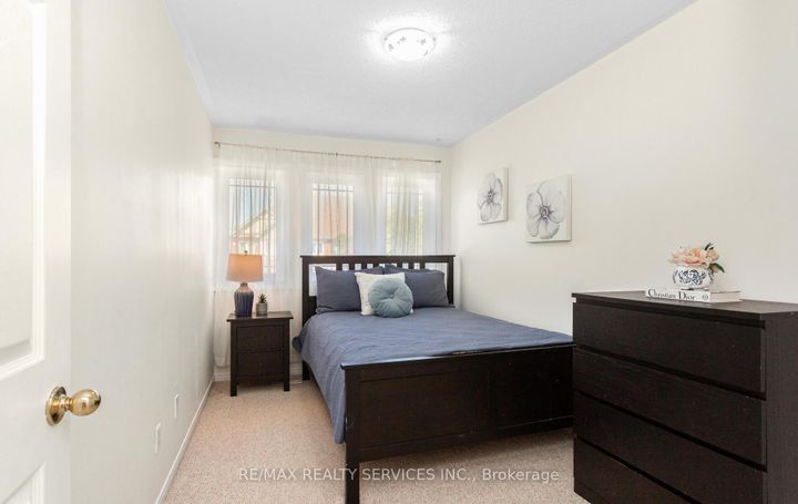 Photo 25 at 3912 Zenith Court, Lisgar, Mississauga