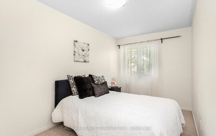 Photo 26 at 3912 Zenith Court, Lisgar, Mississauga