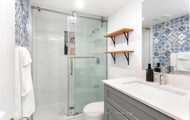 Photo 32 at 3912 Zenith Court, Lisgar, Mississauga
