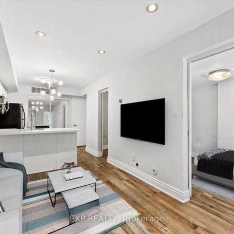 Photo 2 at Th725 - 10 Laidlaw Street, South Parkdale, Toronto