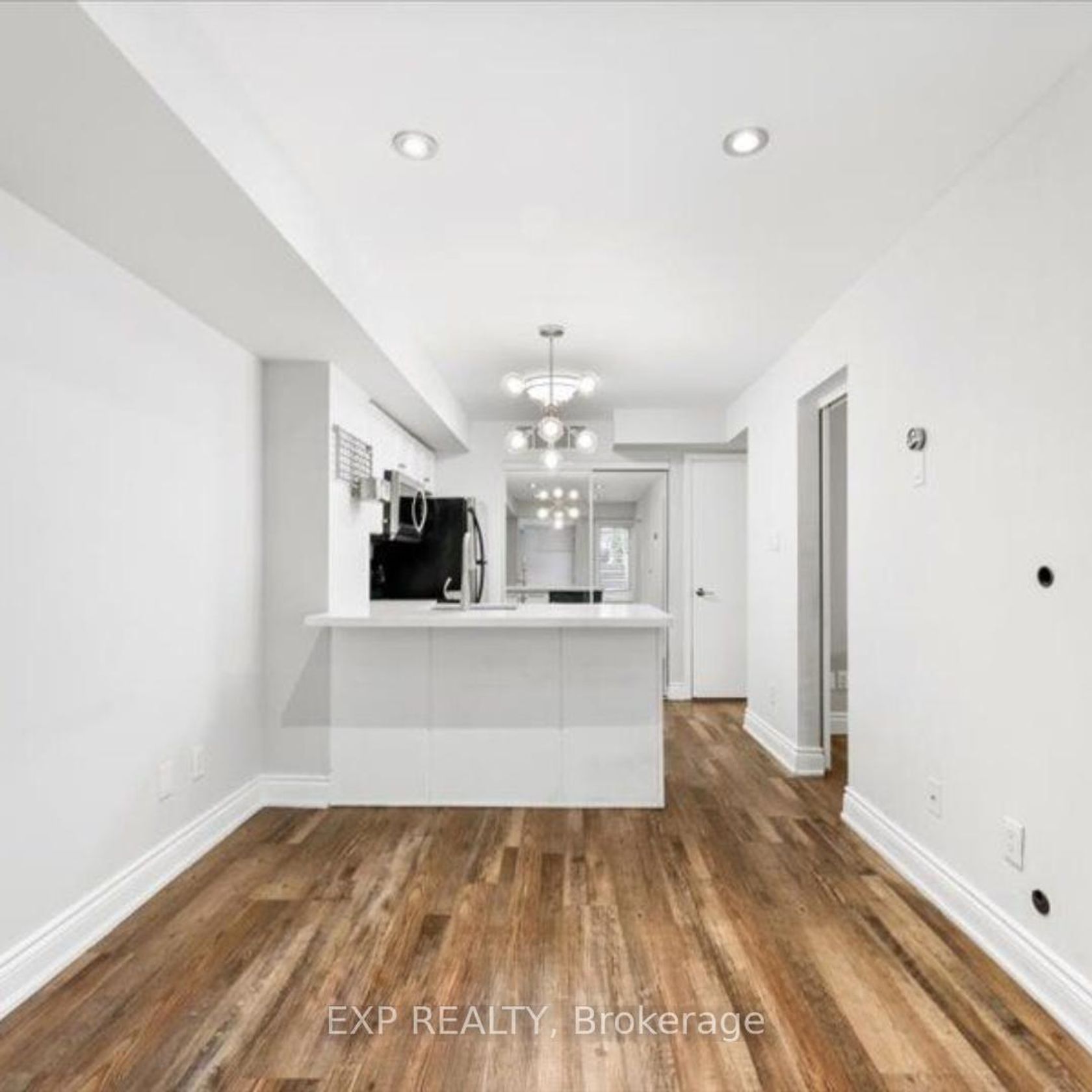 Th725 - 10 Laidlaw Street, South Parkdale, Toronto 