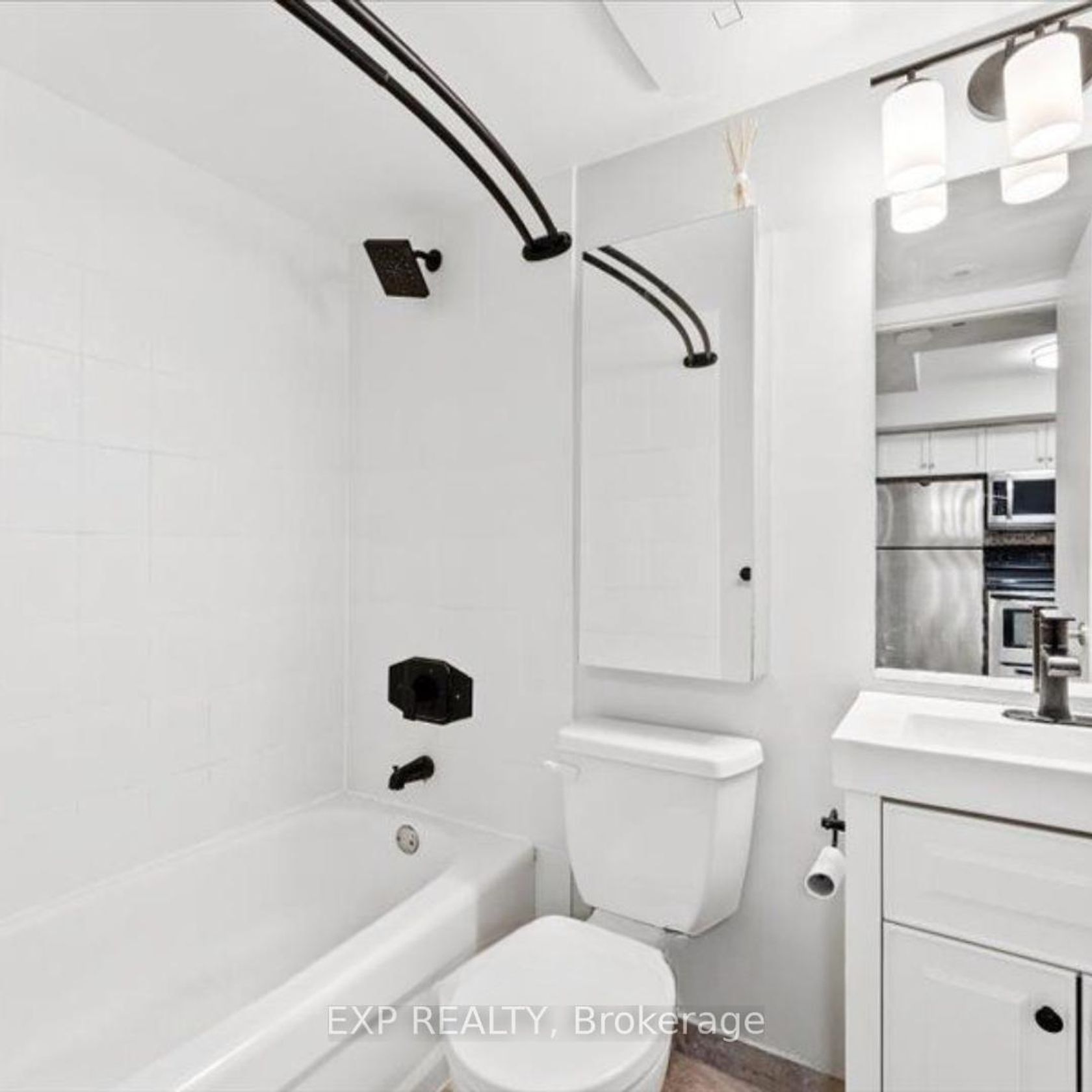 Photo 12 at Th725 - 10 Laidlaw Street, South Parkdale, Toronto Photo 12 at Th725 - 10 Laidlaw Street, South Parkdale, Toronto