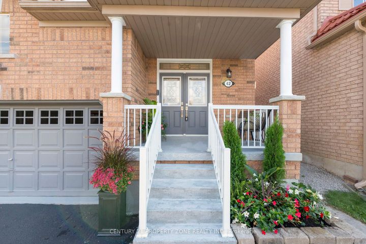 Photo 6 at 42 Spotted Owl Crescent, Northwest Sandalwood Parkway, Brampton