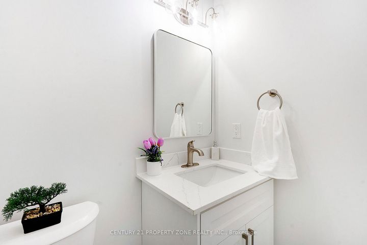 Photo 15 at 42 Spotted Owl Crescent, Northwest Sandalwood Parkway, Brampton