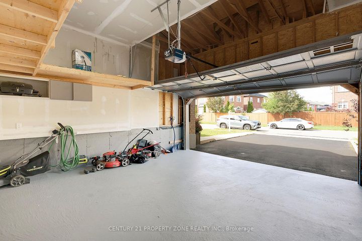 Photo 32 at 42 Spotted Owl Crescent, Northwest Sandalwood Parkway, Brampton