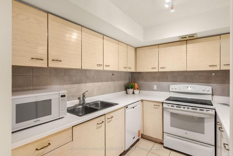 Photo 3 at 502 - 25 The Esplanade, Waterfront Communities C8, Toronto